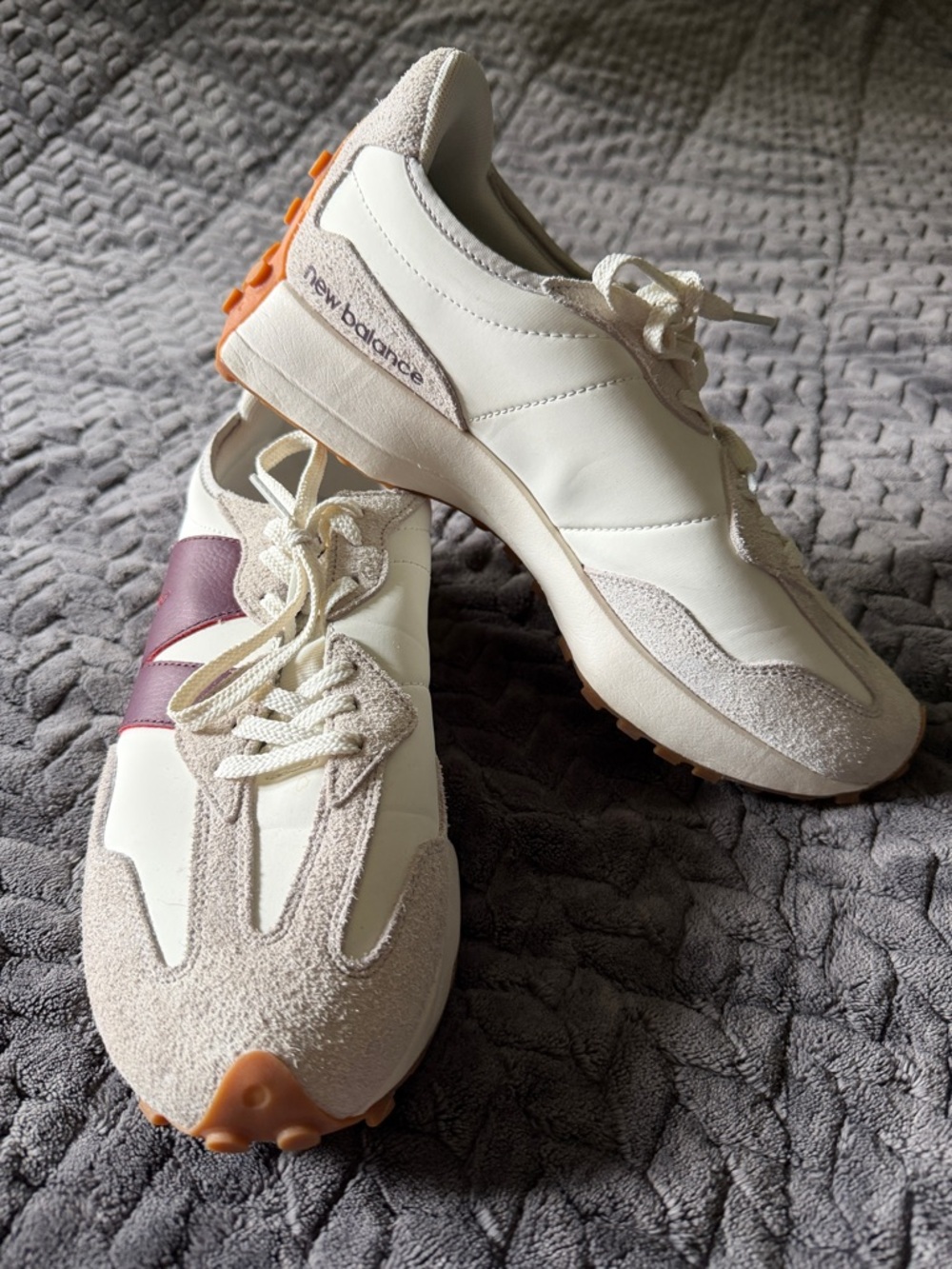 New Balance Men’s White Cream & Maroon Retro Trainer Sneakers Size 11